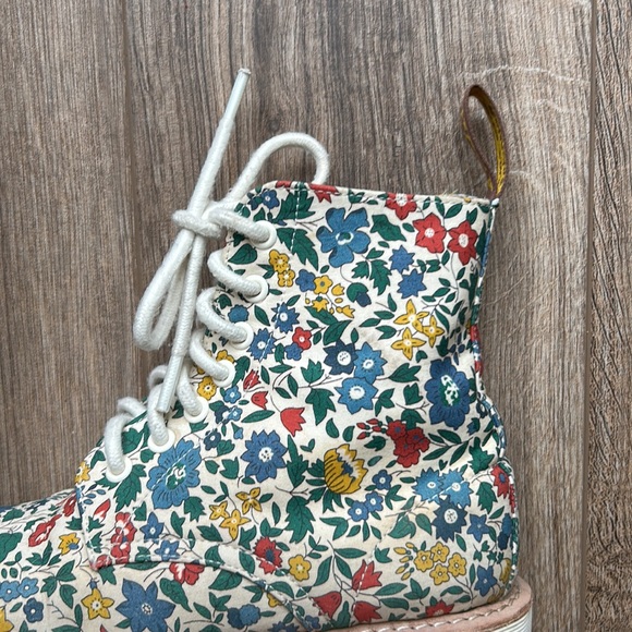 Dr. Martens X Liberty Floral Evan Boots | 6 - Picture 6 of 10